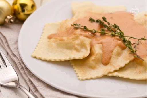 Ravioli in Salsa Rosa